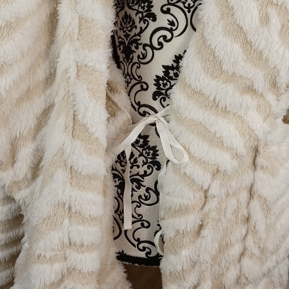 Soft Surroundings women's tie front belted robe faux fur size large pockets b7 - Picture 7 of 11